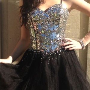 Size 0/2 Short Tony Bowls cocktail dress